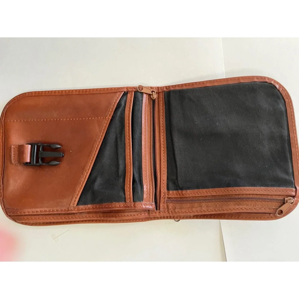 L.L. Bean Full Grain Leather Bi Fold Wallet Organizer Brown Zip Pouch Travel‎